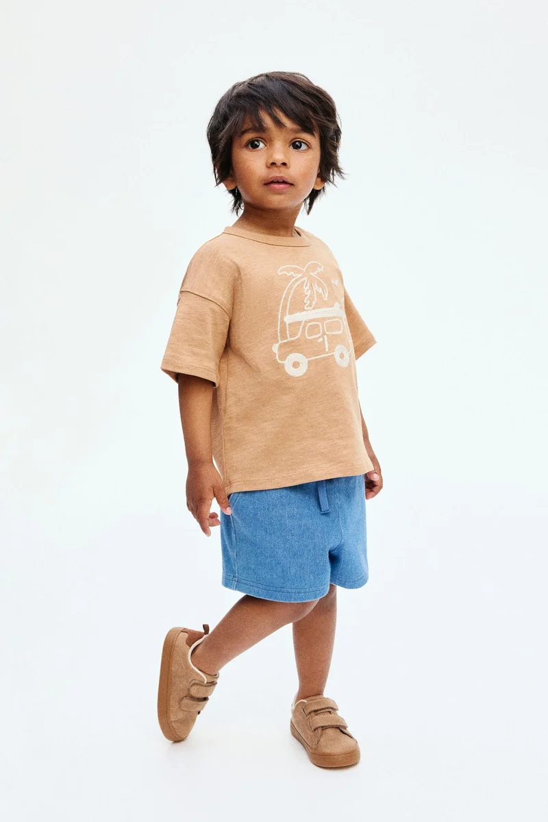 اتش اند ام تي-شيرت بتصميم مطبوع